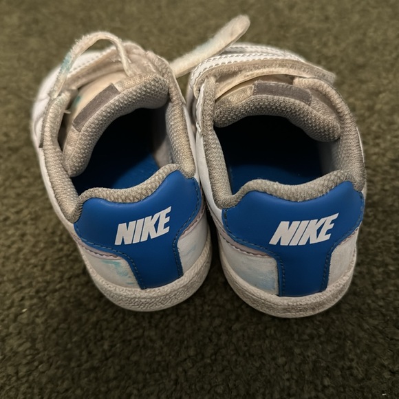 Vintage toddler Nike sneakers size 8C - Picture 3 of 6